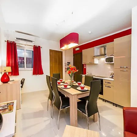 Bayside Apartman San Ġiljan