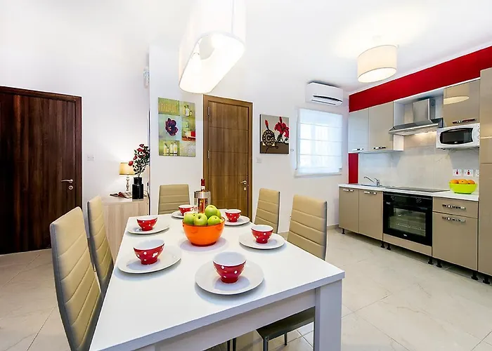 Bayside * St. Julian's