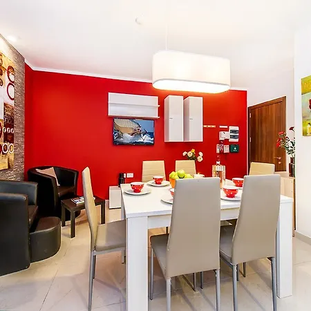 Bayside Apartment *