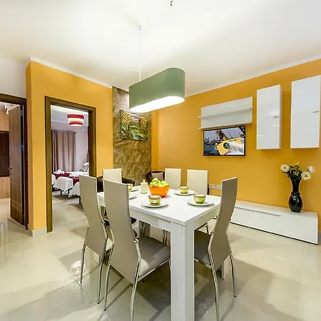 Apartment Bayside
