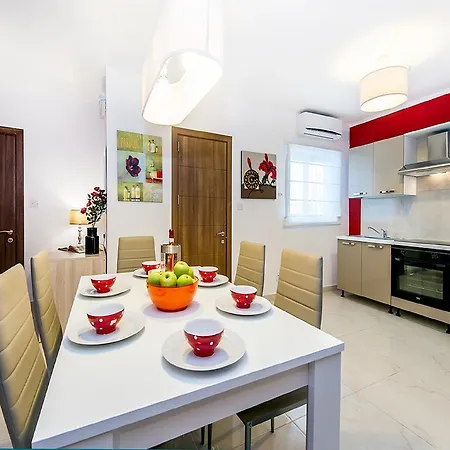 Bayside * Saint Julian's